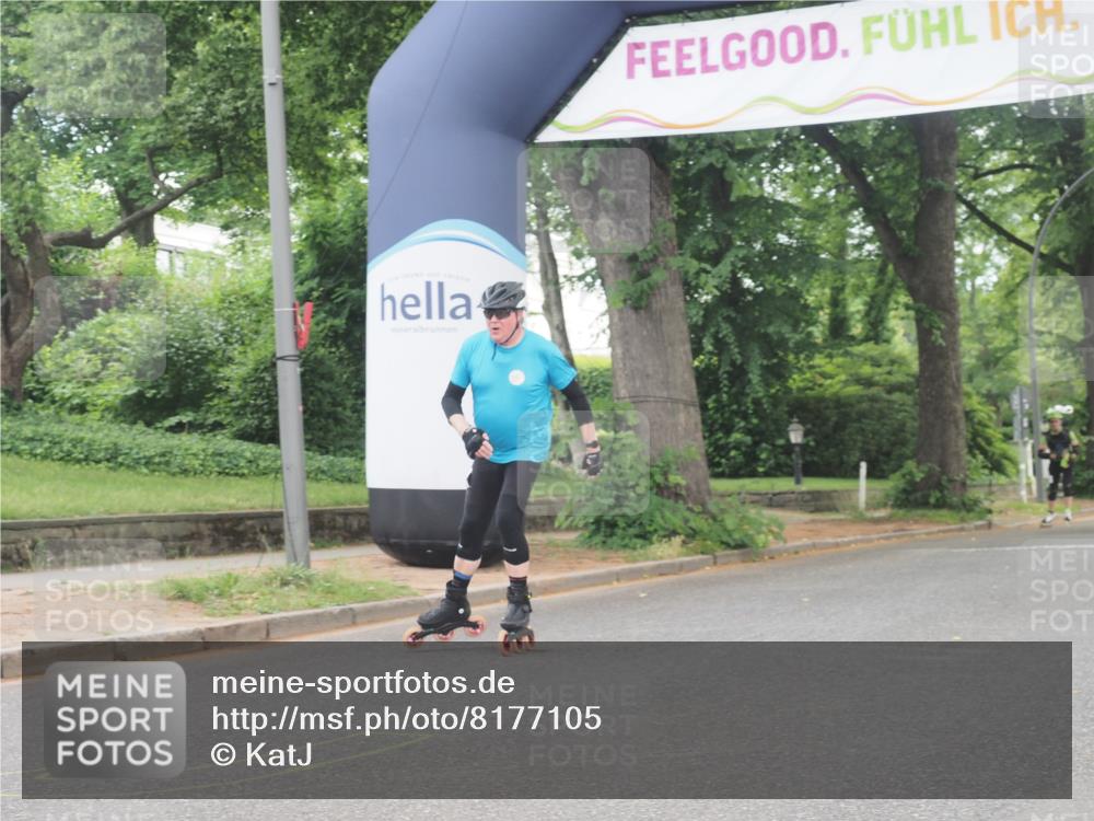 29.06.2025 - hella hamburg halbmarathon KatJ http://msf.ph/oto/8177105 29.06.2025 09:21:23 Zwischen KM18-KM19  meine-sportfotos.de