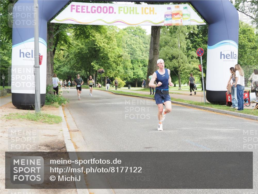 29.06.2025 - hella hamburg halbmarathon MichiJ http://msf.ph/oto/8177122 29.06.2025 10:16:40 Zwischen KM18-KM19 7380, 12992, 13779, 15671, 17040 meine-sportfotos.de