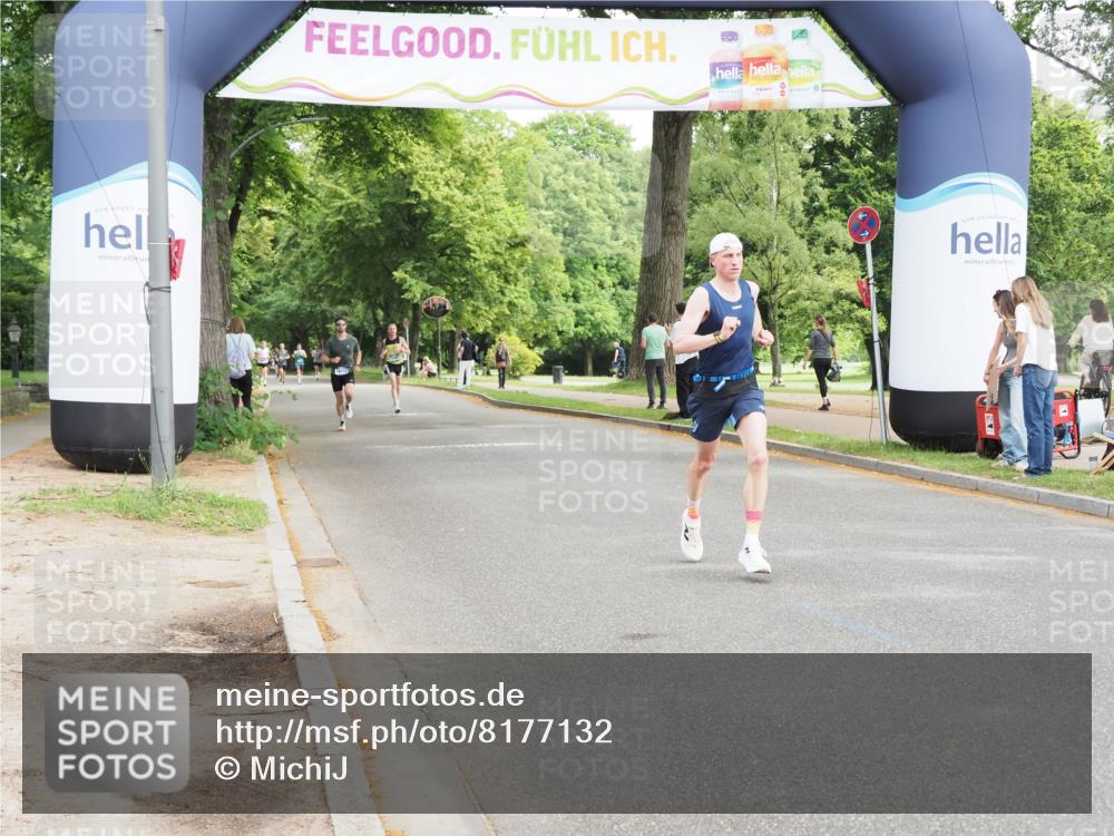 29.06.2025 - hella hamburg halbmarathon MichiJ http://msf.ph/oto/8177132 29.06.2025 10:16:40 Zwischen KM18-KM19 7380, 12992, 13779, 15671, 17040 meine-sportfotos.de