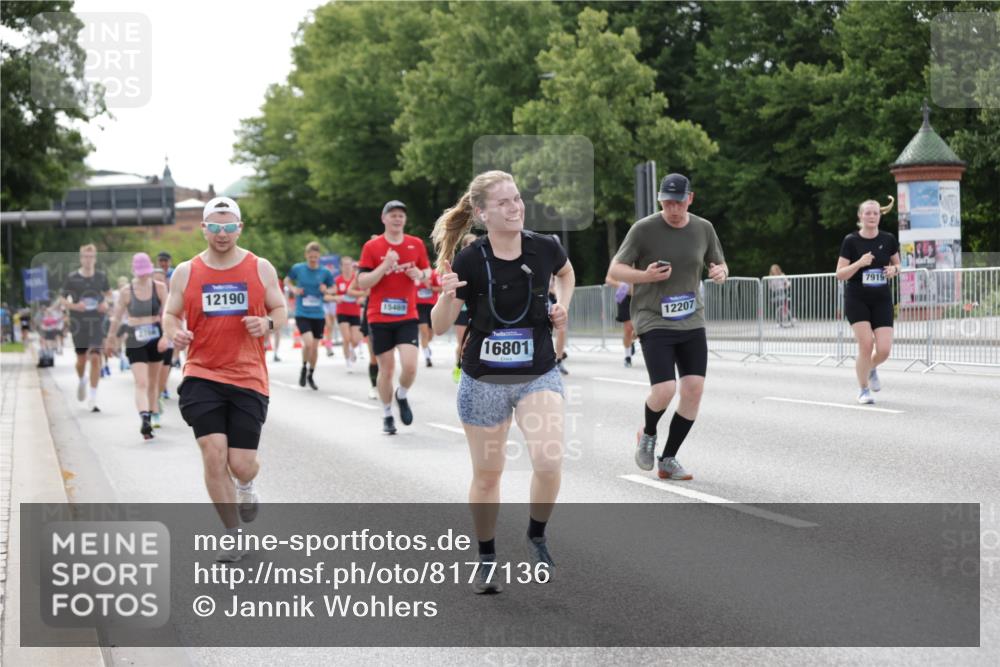 29.06.2025 - hella hamburg halbmarathon Jannik Wohlers http://msf.ph/oto/8177136 29.06.2025 10:22:29 Lombardsbrücke 1029, 1853, 2766, 3003, 3029, 3034, 3600, 5223, 5629, 6784, 6785, 7266, 7891, 7925, 9133, 9913, 10205, 10826, 12190, 13560, 13921, 14525, 14633, 14801, 15469, 15870, 16565, 16566, 16618, 16801, 16863, 17657 meine-sportfotos.de
