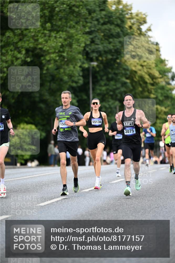 29.06.2025 - hella hamburg halbmarathon Dr. Thomas Lammeyer http://msf.ph/oto/8177157 29.06.2025 09:46:47 Kennedybrücke 2075, 2180, 2203, 2483, 6090, 7380, 8318, 8376, 9804, 10351 meine-sportfotos.de