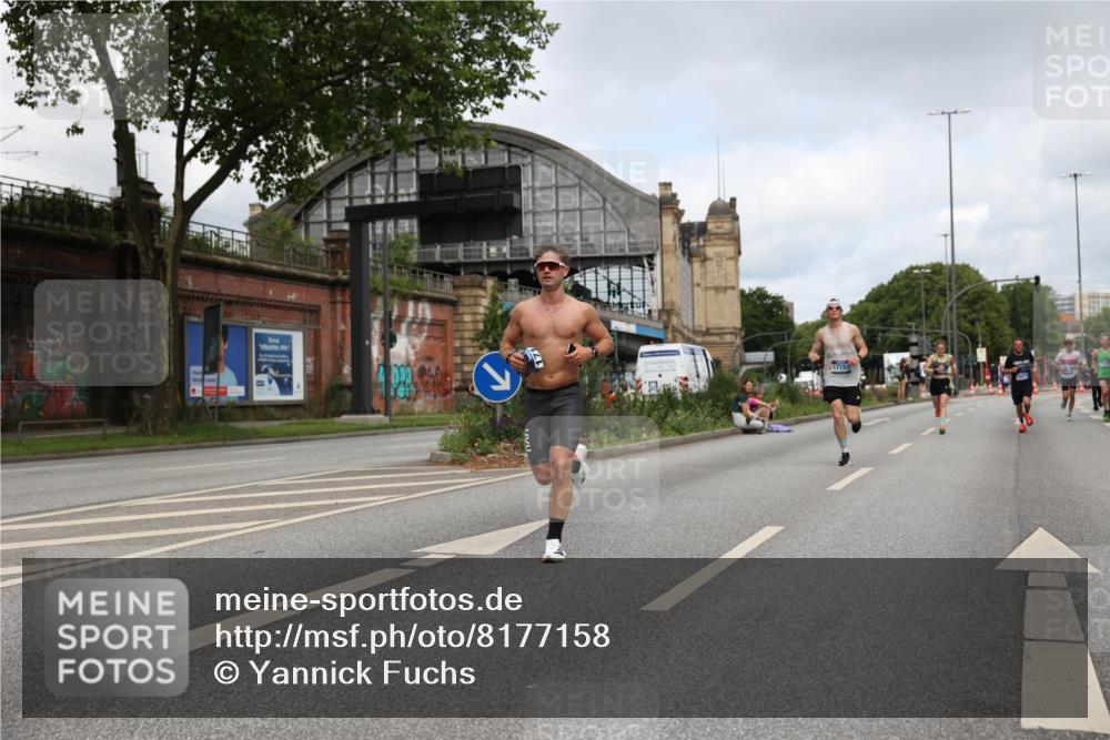 29.06.2025 - hella hamburg halbmarathon Yannick Fuchs http://msf.ph/oto/8177158 29.06.2025 10:27:57 20KM 1910, 2746, 4463, 4602, 4679, 4749, 6473, 7723, 10453, 12290, 12899, 12987, 14028, 14167, 14908, 16881, 17056, 17151, 17175, 18679, 18687, 19059 meine-sportfotos.de