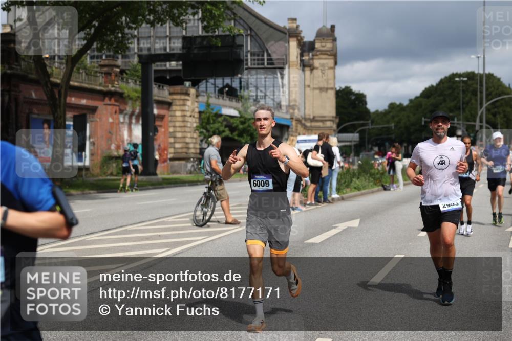 29.06.2025 - hella hamburg halbmarathon Yannick Fuchs http://msf.ph/oto/8177171 29.06.2025 10:42:06 20KM 1604, 1613, 1696, 2213, 2284, 2340, 2708, 2953, 4528, 4601, 5022, 5024, 5528, 5915, 6009, 6836, 7599, 8234, 8927, 9262, 9544, 9626, 10969, 10988, 11211, 11283, 11961, 12685, 12870, 13007, 13672, 13948, 14383, 14618, 14619, 14730, 15309, 15333, 15478, 15479, 15808, 16205, 17451, 17905, 17915, 17979, 18104, 18206, 18430, 18758, 18836, 18922, 18963, 18974, 19181 meine-sportfotos.de