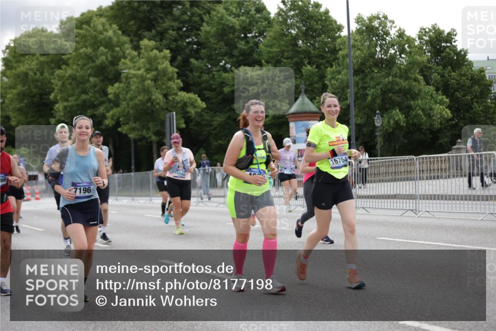 29.06.2025 - hella hamburg halbmarathon Jannik Wohlers http://msf.ph/oto/8177198 29.06.2025 11:08:51 Lombardsbrücke 1140, 1832, 3330, 3505, 3634, 4219, 4357, 4790, 4800, 4956, 5101, 5402, 5504, 6627, 6654, 6934, 7196, 7904, 7996, 9860, 10032, 10073, 10228, 10535, 10904, 11066, 11751, 11930, 12142, 12246, 12948, 14547, 14551, 14705, 14706, 14942, 14945, 14995, 16025, 16764, 19231 meine-sportfotos.de