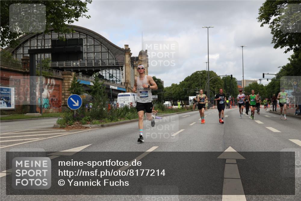 29.06.2025 - hella hamburg halbmarathon Yannick Fuchs http://msf.ph/oto/8177214 29.06.2025 10:27:59 20KM 1910, 2746, 4463, 4602, 4679, 4749, 6473, 7723, 10453, 12290, 12899, 12987, 14167, 14466, 14908, 14975, 16881, 17056, 17151, 17175, 18455, 18679, 18687, 19059 meine-sportfotos.de