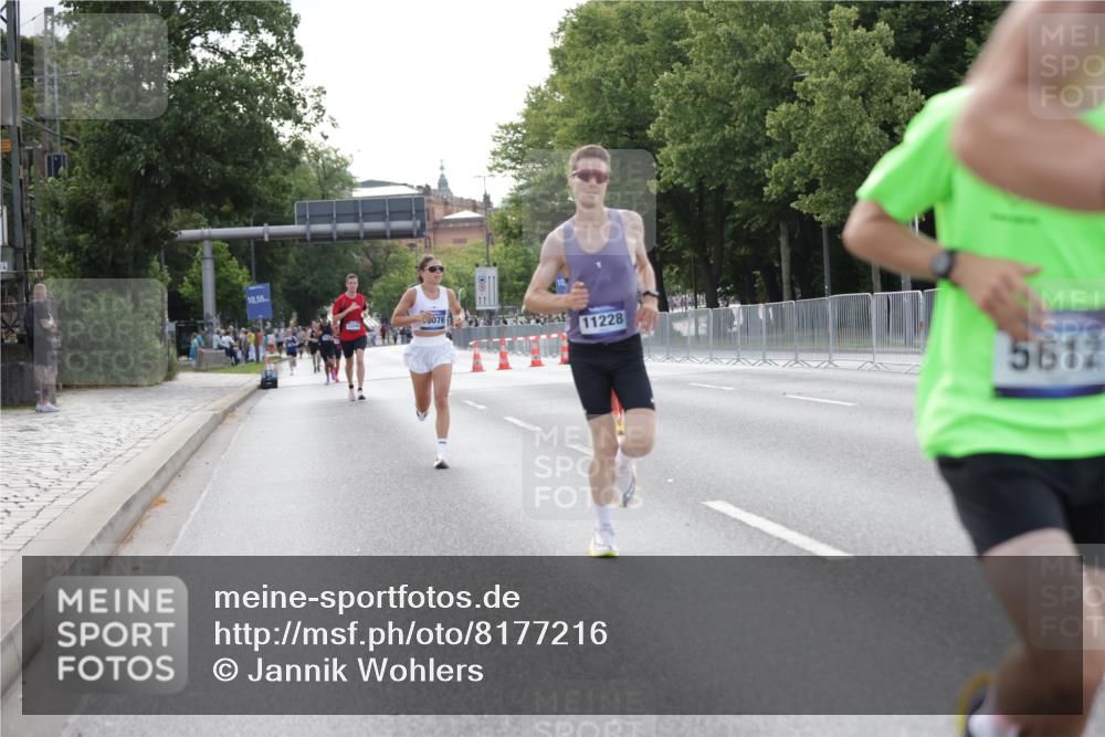 29.06.2025 - hella hamburg halbmarathon Jannik Wohlers http://msf.ph/oto/8177216 29.06.2025 09:42:20 Lombardsbrücke 5612, 7331, 7855, 9269, 10468, 11078, 11228, 12360, 13872, 13913, 14753, 14836, 16615, 17614, 18740, 19041, 19042, 19050, 19076, 19078 meine-sportfotos.de
