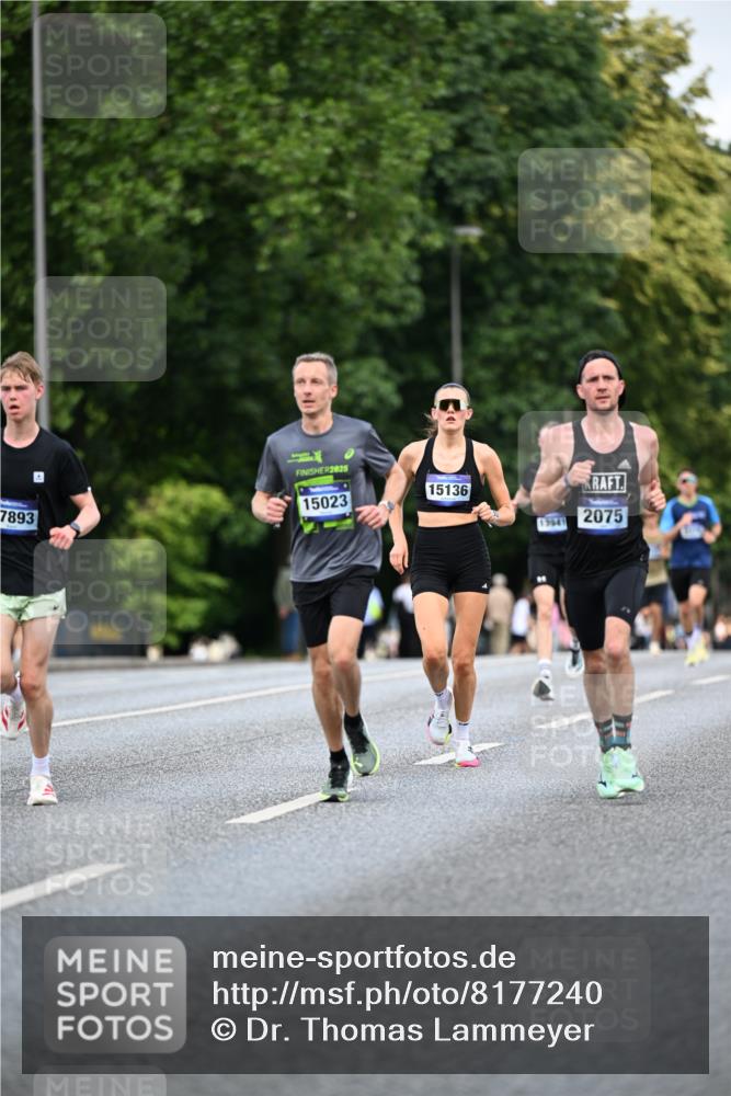 29.06.2025 - hella hamburg halbmarathon Dr. Thomas Lammeyer http://msf.ph/oto/8177240 29.06.2025 09:46:47 Kennedybrücke 2075, 2180, 2203, 2483, 6090, 7380, 8318, 8376, 9804, 10351 meine-sportfotos.de