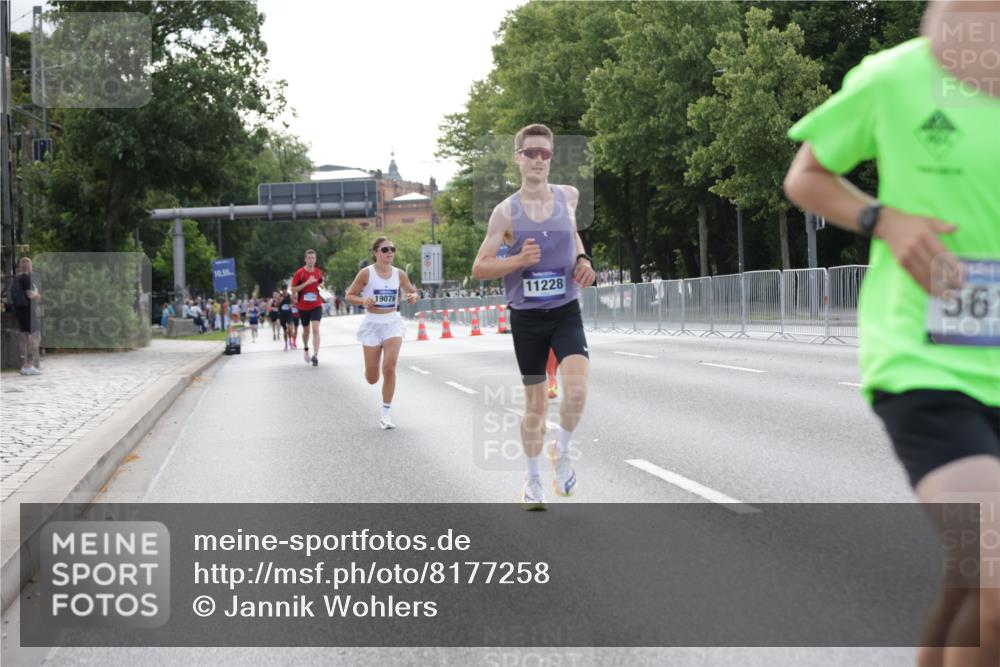 29.06.2025 - hella hamburg halbmarathon Jannik Wohlers http://msf.ph/oto/8177258 29.06.2025 09:42:20 Lombardsbrücke 5612, 7331, 7855, 9269, 10468, 11078, 11228, 12360, 13872, 13913, 14753, 14836, 16615, 17614, 18740, 19041, 19042, 19050, 19076, 19078 meine-sportfotos.de