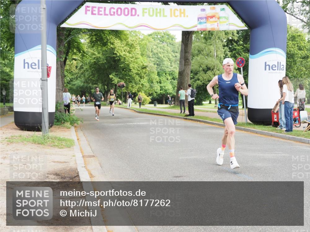 29.06.2025 - hella hamburg halbmarathon MichiJ http://msf.ph/oto/8177262 29.06.2025 10:16:41 Zwischen KM18-KM19 7380, 12992, 13779, 15671, 17040 meine-sportfotos.de