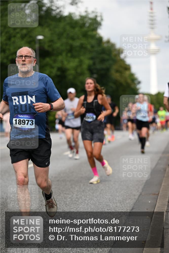 29.06.2025 - hella hamburg halbmarathon Dr. Thomas Lammeyer http://msf.ph/oto/8177273 29.06.2025 10:10:12 Kennedybrücke 1229, 1830, 1842, 2471, 2624, 3062, 4169, 4542, 5762, 6014, 7302, 7741, 8049, 8290, 8744, 8894, 8909, 9477, 9917, 10214, 10343, 10781, 10791, 10998 meine-sportfotos.de