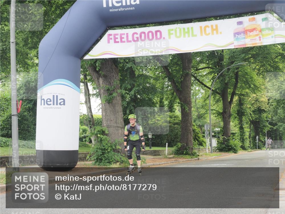29.06.2025 - hella hamburg halbmarathon KatJ http://msf.ph/oto/8177279 29.06.2025 09:21:26 Zwischen KM18-KM19  meine-sportfotos.de