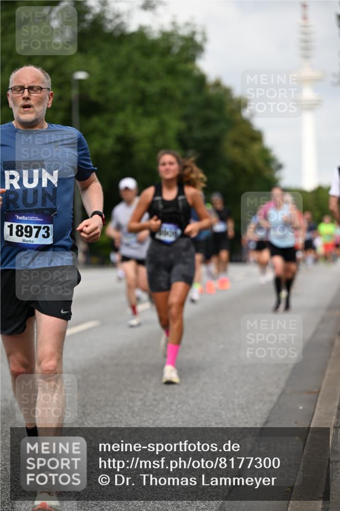 29.06.2025 - hella hamburg halbmarathon Dr. Thomas Lammeyer http://msf.ph/oto/8177300 29.06.2025 10:10:13 Kennedybrücke 1229, 1830, 1842, 2471, 2624, 3062, 4169, 4542, 5762, 6014, 7302, 7741, 8049, 8290, 8744, 8894, 8909, 9477, 9917, 10214, 10781, 10791, 10998 meine-sportfotos.de