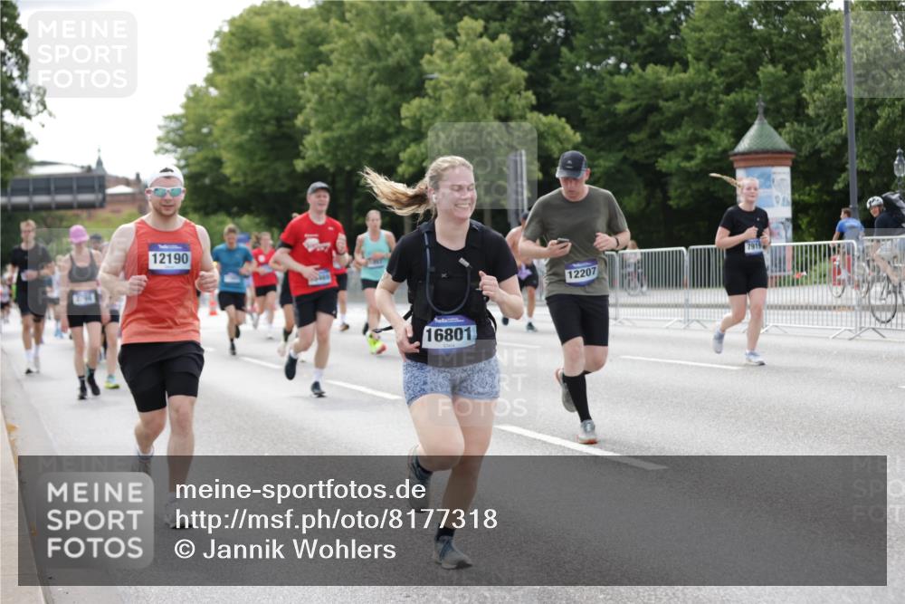 29.06.2025 - hella hamburg halbmarathon Jannik Wohlers http://msf.ph/oto/8177318 29.06.2025 10:22:29 Lombardsbrücke 1029, 1853, 2766, 3003, 3029, 3034, 3600, 5223, 5629, 6784, 6785, 7266, 7891, 7925, 9133, 9913, 10205, 10826, 12190, 13560, 13921, 14525, 14633, 14801, 15469, 15870, 16565, 16566, 16618, 16801, 16863, 17657 meine-sportfotos.de