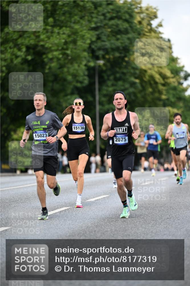 29.06.2025 - hella hamburg halbmarathon Dr. Thomas Lammeyer http://msf.ph/oto/8177319 29.06.2025 09:46:48 Kennedybrücke 2075, 2180, 2203, 2483, 6090, 8318, 8376, 9804, 10351 meine-sportfotos.de
