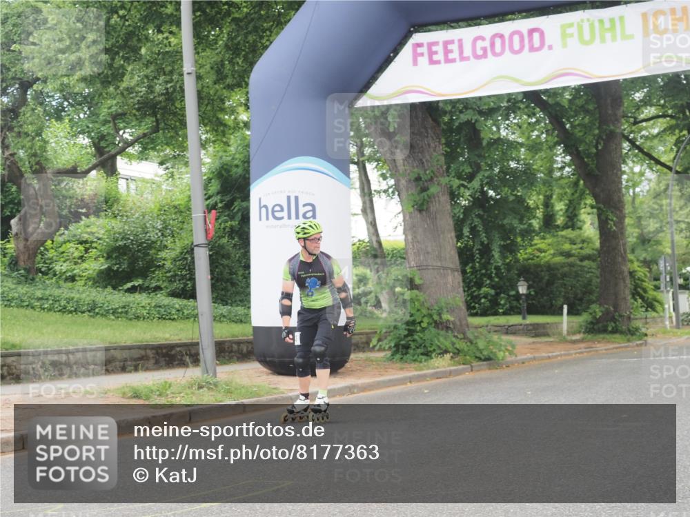 29.06.2025 - hella hamburg halbmarathon KatJ http://msf.ph/oto/8177363 29.06.2025 09:21:27 Zwischen KM18-KM19  meine-sportfotos.de