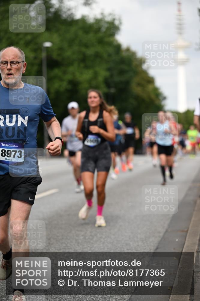 29.06.2025 - hella hamburg halbmarathon Dr. Thomas Lammeyer http://msf.ph/oto/8177365 29.06.2025 10:10:13 Kennedybrücke 1229, 1830, 1842, 2471, 2624, 3062, 4169, 4542, 5762, 6014, 7302, 7741, 8049, 8290, 8744, 8894, 8909, 9477, 9917, 10214, 10781, 10791, 10998 meine-sportfotos.de