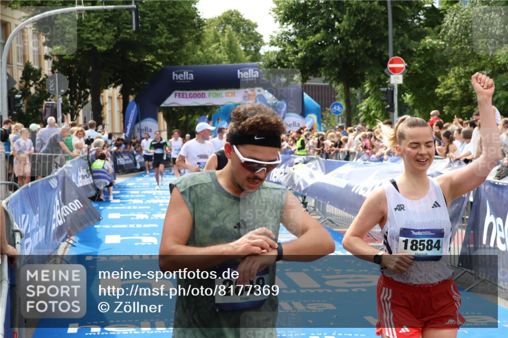 29.06.2025 - hella hamburg halbmarathon Zöllner http://msf.ph/oto/8177369 29.06.2025 10:38:24 Ziel 1042, 1688, 3431, 6095, 7110, 14992, 16075, 18584, 18761 meine-sportfotos.de