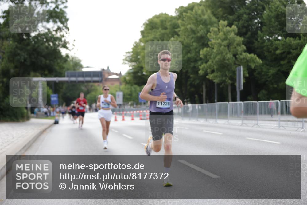 29.06.2025 - hella hamburg halbmarathon Jannik Wohlers http://msf.ph/oto/8177372 29.06.2025 09:42:21 Lombardsbrücke 5612, 7331, 7855, 9269, 10468, 11078, 11228, 12360, 13872, 13913, 14753, 14836, 16615, 17614, 18740, 19041, 19042, 19050, 19076, 19078 meine-sportfotos.de