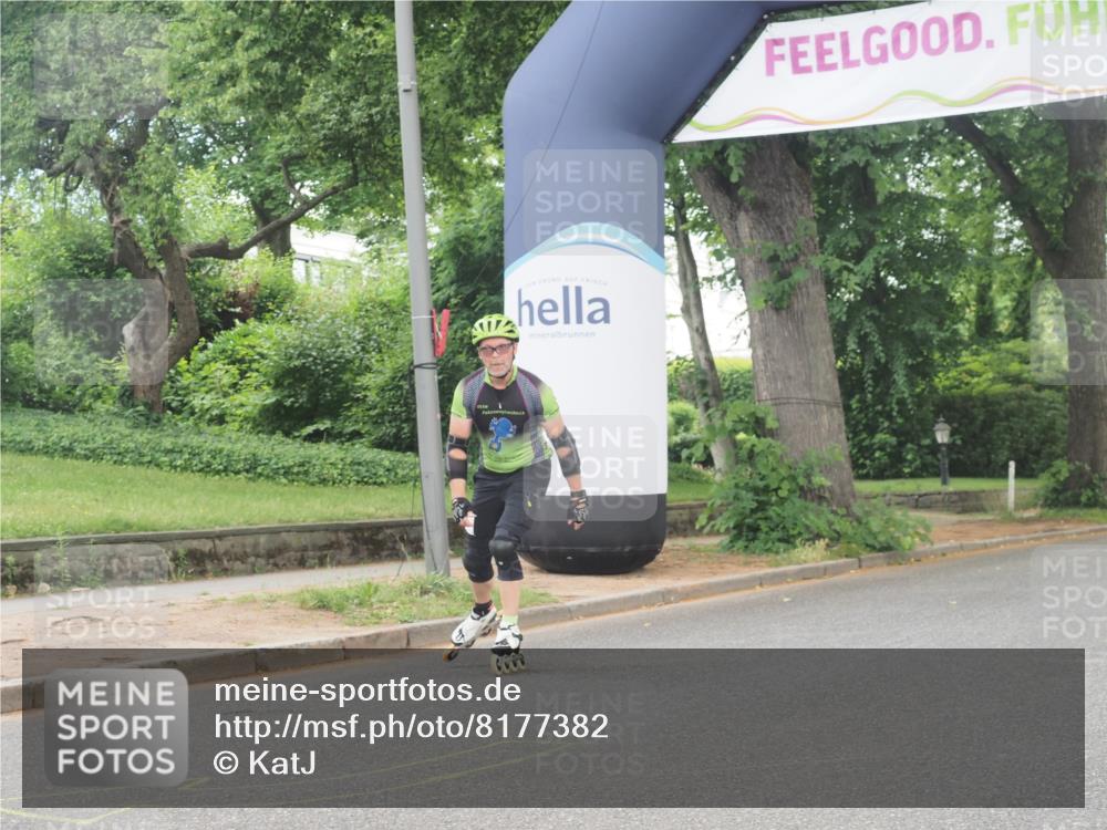 29.06.2025 - hella hamburg halbmarathon KatJ http://msf.ph/oto/8177382 29.06.2025 09:21:27 Zwischen KM18-KM19  meine-sportfotos.de