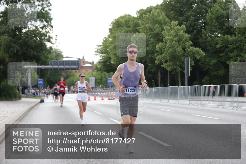 29.06.2025 - hella hamburg halbmarathon Jannik Wohlers http://msf.ph/oto/8177427 29.06.2025 09:42:21 Lombardsbrücke 5612, 7331, 7855, 9269, 10468, 11078, 11228, 12360, 13872, 13913, 14753, 14836, 16615, 17614, 18740, 19041, 19042, 19050, 19076, 19078 meine-sportfotos.de