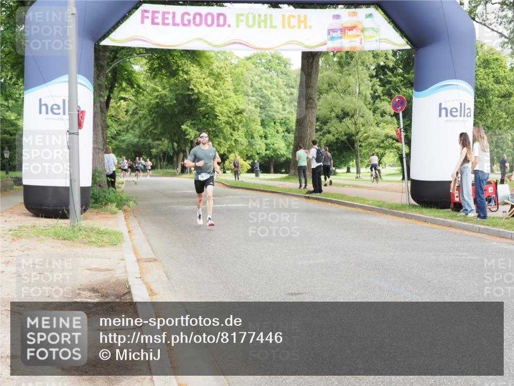 29.06.2025 - hella hamburg halbmarathon MichiJ http://msf.ph/oto/8177446 29.06.2025 10:16:43 Zwischen KM18-KM19 7380, 12992, 13779, 15671, 17040 meine-sportfotos.de