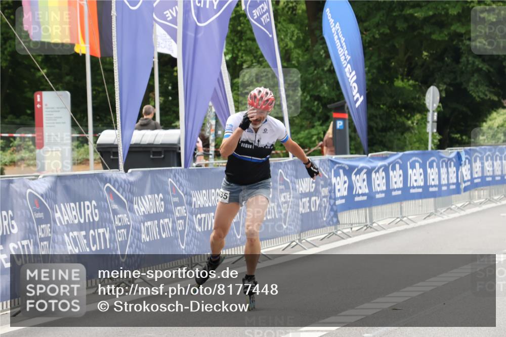 29.06.2025 - hella hamburg halbmarathon Strokosch-Dieckow http://msf.ph/oto/8177448 29.06.2025 09:19:03 Ziel 20010, 20235, 20383 meine-sportfotos.de