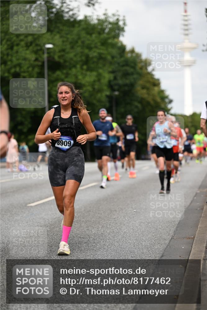 29.06.2025 - hella hamburg halbmarathon Dr. Thomas Lammeyer http://msf.ph/oto/8177462 29.06.2025 10:10:13 Kennedybrücke 1229, 1830, 1842, 2471, 2624, 3062, 4169, 4542, 5762, 6014, 7302, 7741, 8049, 8290, 8744, 8894, 8909, 9477, 9917, 10214, 10781, 10791, 10998 meine-sportfotos.de