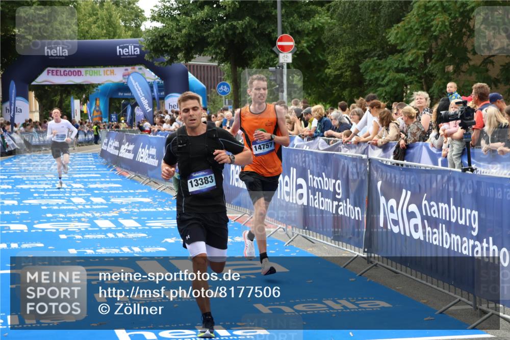 29.06.2025 - hella hamburg halbmarathon Zöllner http://msf.ph/oto/8177506 29.06.2025 10:28:10 Ziel 13383, 14757, 15883 meine-sportfotos.de