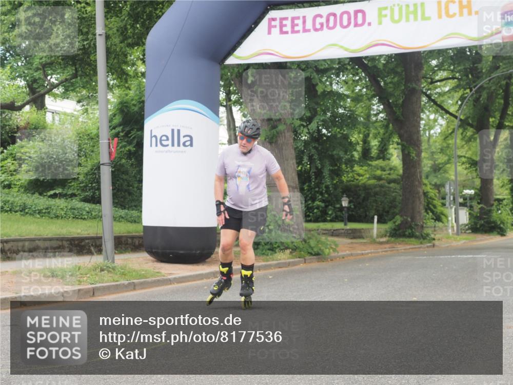 29.06.2025 - hella hamburg halbmarathon KatJ http://msf.ph/oto/8177536 29.06.2025 09:21:36 Zwischen KM18-KM19  meine-sportfotos.de