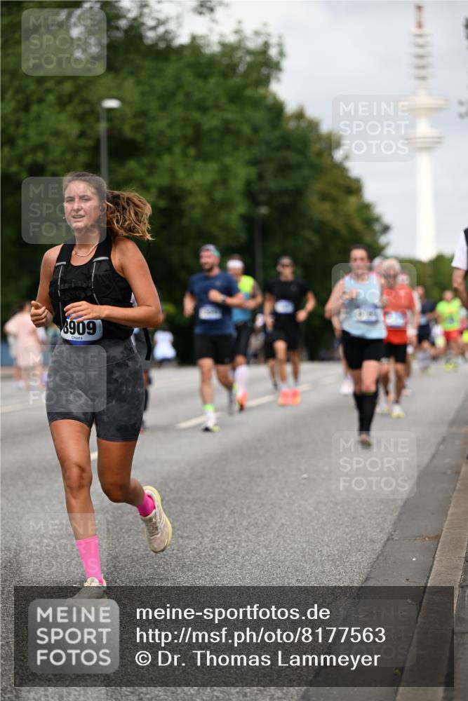 29.06.2025 - hella hamburg halbmarathon Dr. Thomas Lammeyer http://msf.ph/oto/8177563 29.06.2025 10:10:14 Kennedybrücke 1229, 1830, 1842, 2471, 2624, 3062, 4169, 4542, 5431, 5762, 6014, 7741, 8049, 8290, 8744, 8894, 8909, 9477, 9917, 10214, 10781, 10791, 10998 meine-sportfotos.de