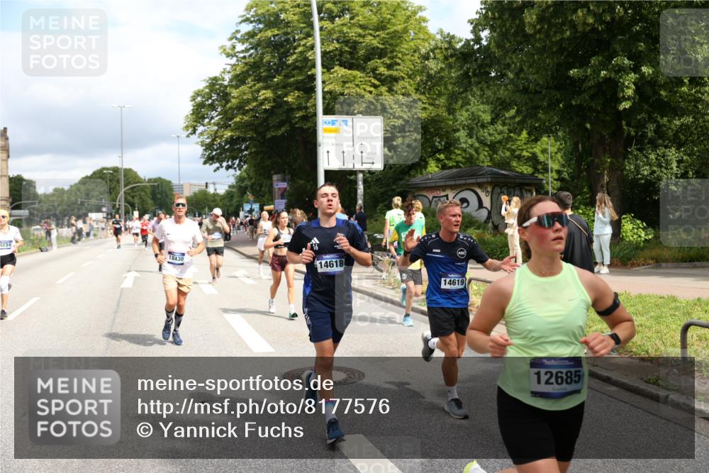 29.06.2025 - hella hamburg halbmarathon Yannick Fuchs http://msf.ph/oto/8177576 29.06.2025 10:42:12 20KM 1320, 2213, 2284, 2340, 2708, 2953, 3747, 4324, 4528, 4601, 5024, 5362, 5528, 5915, 6009, 6836, 7599, 8234, 8927, 9262, 9538, 9544, 9626, 11211, 11961, 12549, 12685, 13007, 13948, 14383, 14618, 14619, 14797, 15309, 15333, 15478, 15479, 15735, 15808, 16149, 16205, 17905, 18206, 18430, 18476, 18758, 18790, 18836, 18922, 18963, 18974, 19181 meine-sportfotos.de