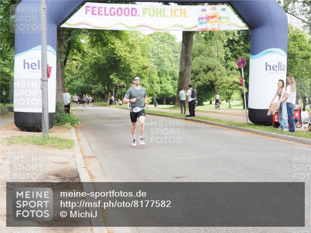 29.06.2025 - hella hamburg halbmarathon MichiJ http://msf.ph/oto/8177582 29.06.2025 10:16:44 Zwischen KM18-KM19 12992, 13779, 15671, 17040 meine-sportfotos.de