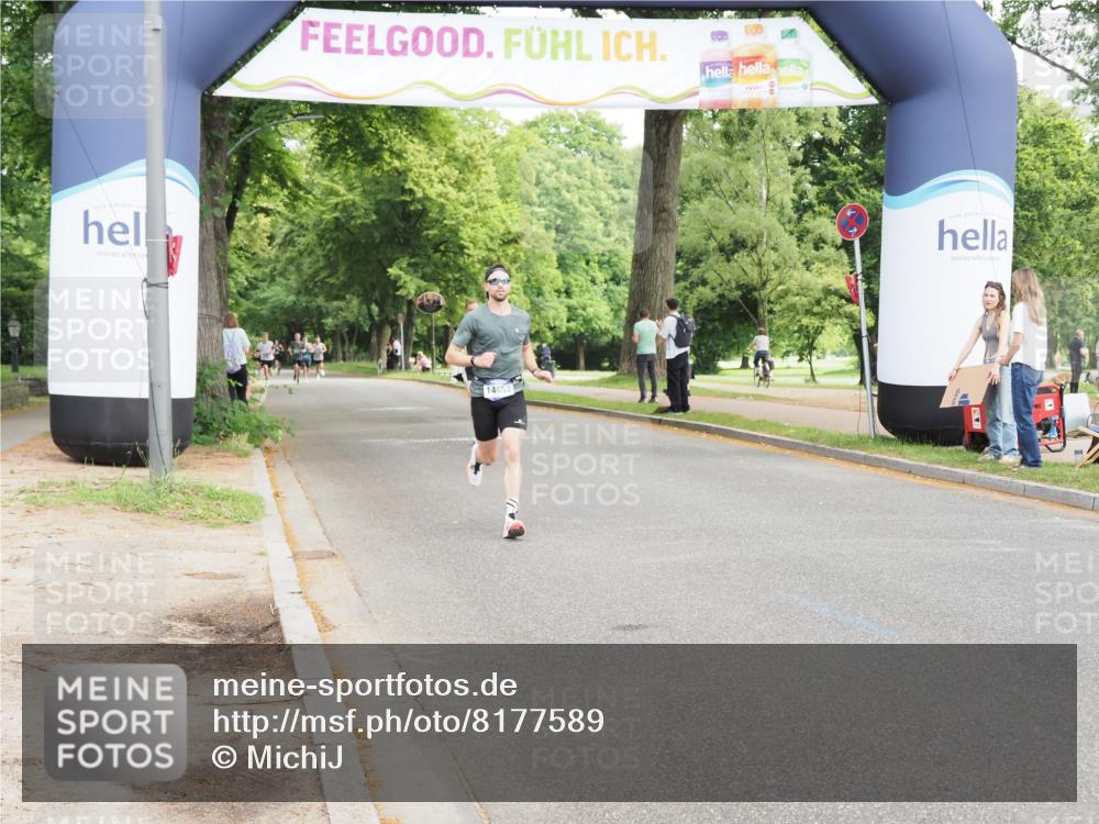 29.06.2025 - hella hamburg halbmarathon MichiJ http://msf.ph/oto/8177589 29.06.2025 10:16:44 Zwischen KM18-KM19 12992, 13779, 15671, 17040 meine-sportfotos.de