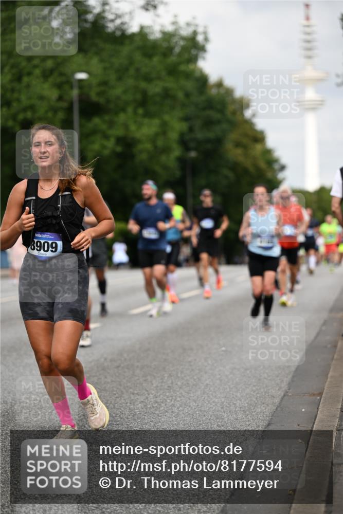 29.06.2025 - hella hamburg halbmarathon Dr. Thomas Lammeyer http://msf.ph/oto/8177594 29.06.2025 10:10:14 Kennedybrücke 1229, 1830, 1842, 2471, 2624, 3062, 4169, 4542, 5431, 5762, 6014, 7741, 8049, 8290, 8744, 8894, 8909, 9477, 9917, 10214, 10781, 10791, 10998 meine-sportfotos.de