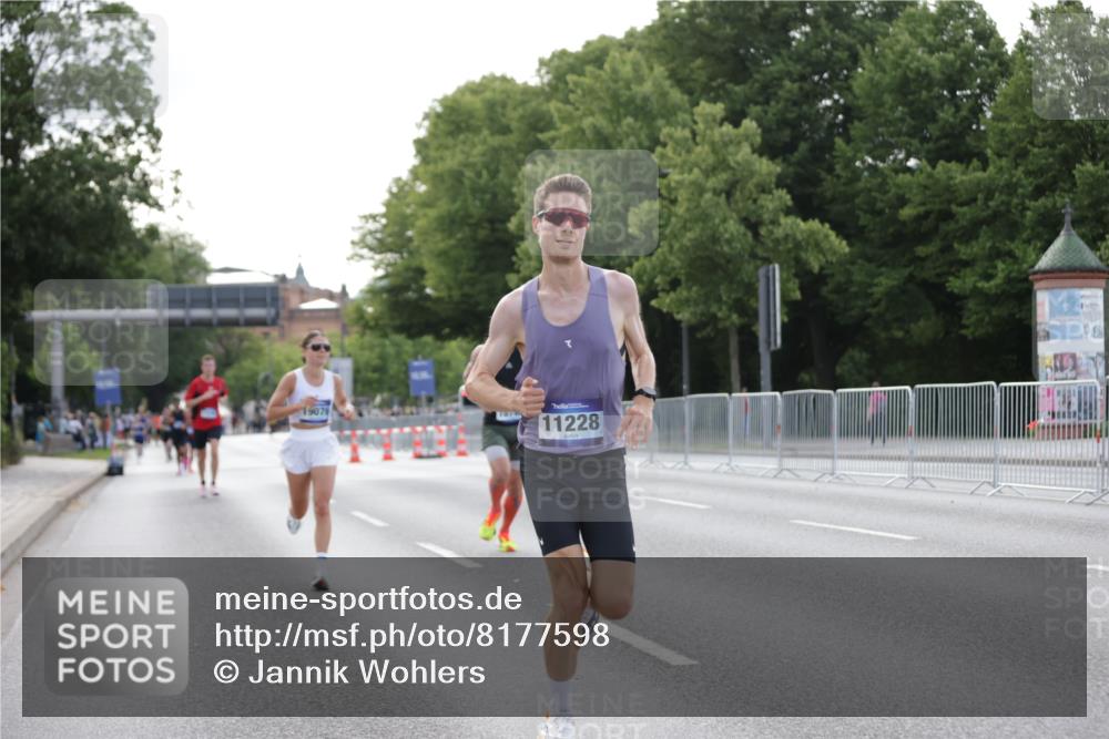 29.06.2025 - hella hamburg halbmarathon Jannik Wohlers http://msf.ph/oto/8177598 29.06.2025 09:42:21 Lombardsbrücke 5612, 7331, 7855, 9269, 10468, 11078, 11228, 12360, 13872, 13913, 14753, 14836, 16615, 17614, 18740, 19041, 19042, 19050, 19076, 19078 meine-sportfotos.de
