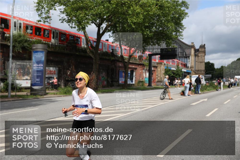 29.06.2025 - hella hamburg halbmarathon Yannick Fuchs http://msf.ph/oto/8177627 29.06.2025 10:42:14 20KM 1320, 2213, 2340, 2708, 2953, 3747, 4324, 4528, 4601, 5024, 5362, 5528, 5915, 6009, 6081, 6836, 7599, 8234, 8927, 9262, 9538, 9544, 9626, 11211, 11961, 12549, 12685, 13007, 13570, 13614, 13948, 14383, 14618, 14619, 14797, 15309, 15333, 15478, 15479, 15590, 15629, 15735, 15808, 16149, 16205, 16414, 16766, 17905, 18206, 18430, 18476, 18758, 18790, 18836, 18922, 18963, 18974, 19181 meine-sportfotos.de