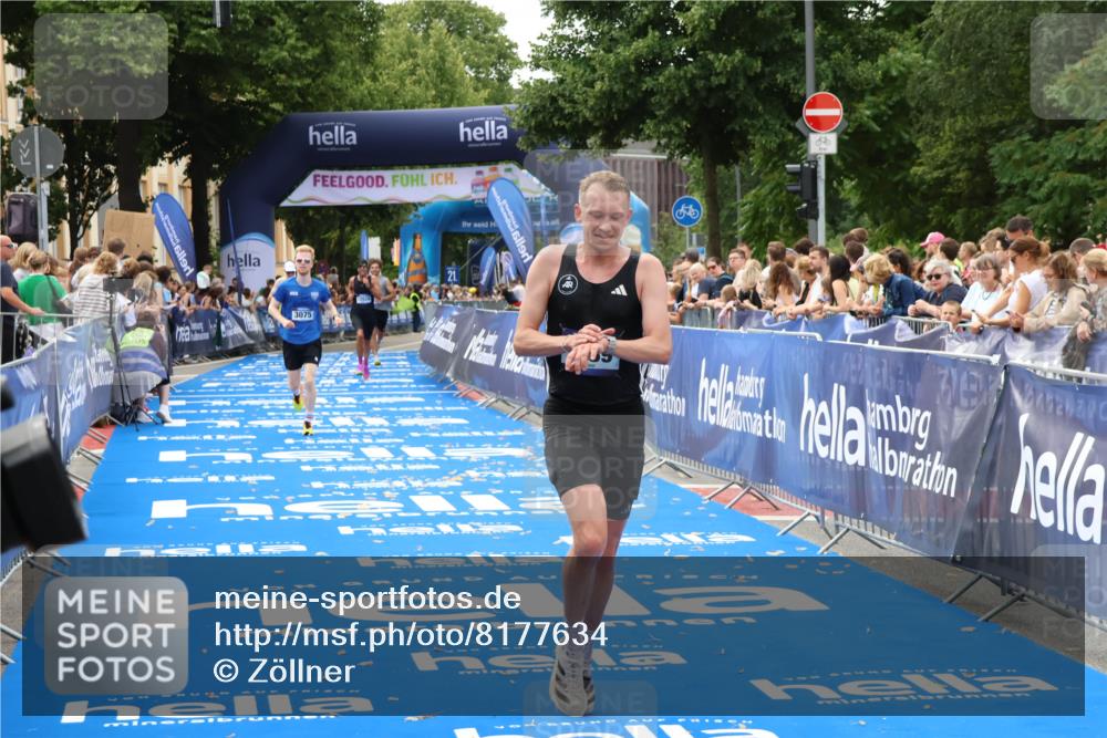 29.06.2025 - hella hamburg halbmarathon Zöllner http://msf.ph/oto/8177634 29.06.2025 10:28:22 Ziel 3075, 7389, 12529, 14140, 16711 meine-sportfotos.de