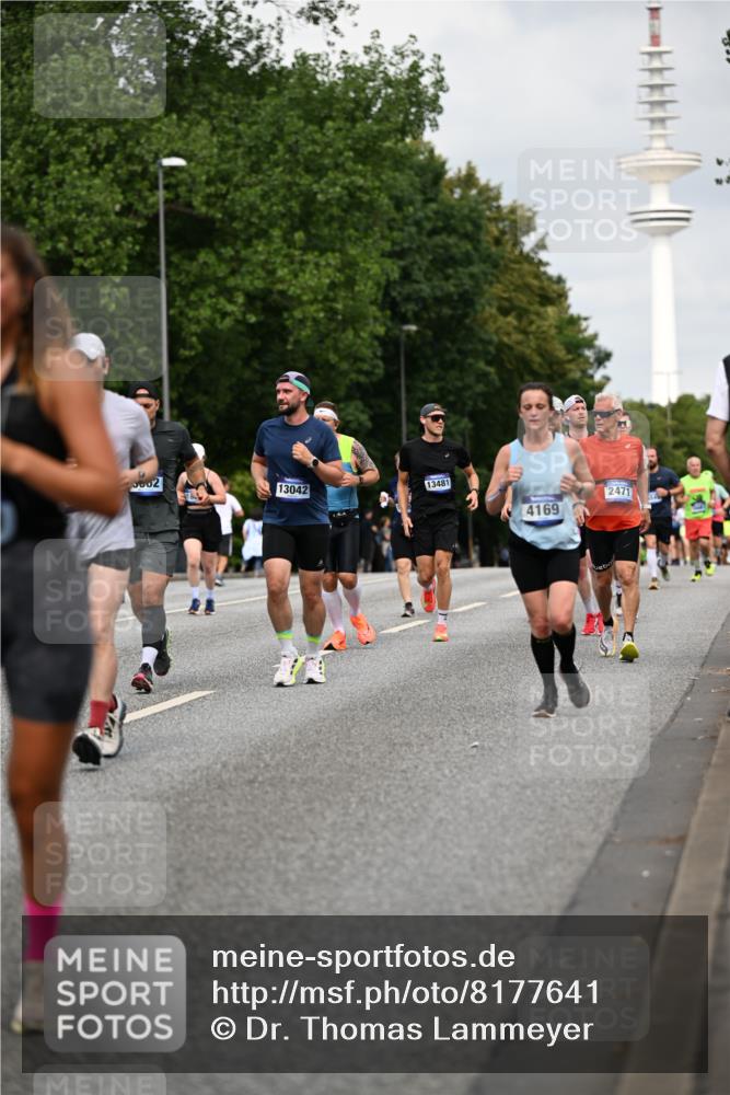 29.06.2025 - hella hamburg halbmarathon Dr. Thomas Lammeyer http://msf.ph/oto/8177641 29.06.2025 10:10:14 Kennedybrücke 1229, 1830, 1842, 2471, 2624, 3062, 4169, 4542, 5431, 5762, 6014, 7741, 8049, 8290, 8744, 8894, 8909, 9477, 9917, 10214, 10781, 10791, 10998 meine-sportfotos.de
