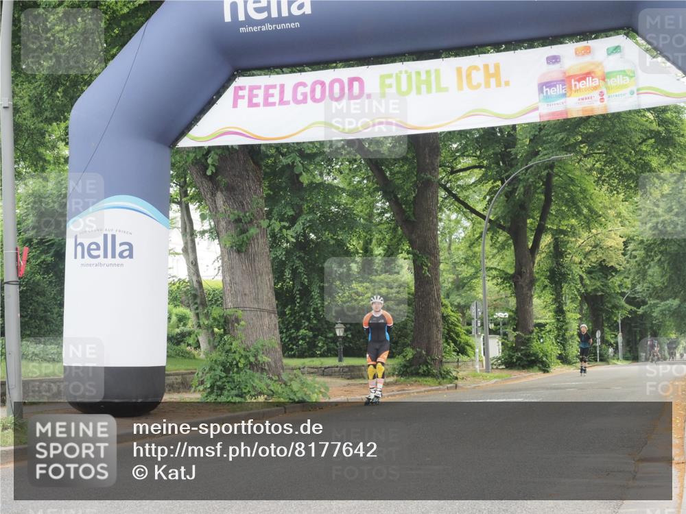 29.06.2025 - hella hamburg halbmarathon KatJ http://msf.ph/oto/8177642 29.06.2025 09:21:50 Zwischen KM18-KM19  meine-sportfotos.de