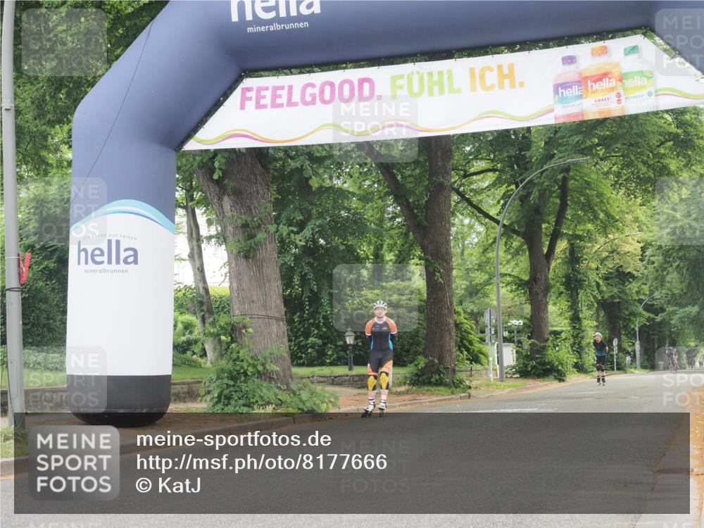 29.06.2025 - hella hamburg halbmarathon KatJ http://msf.ph/oto/8177666 29.06.2025 09:21:50 Zwischen KM18-KM19  meine-sportfotos.de