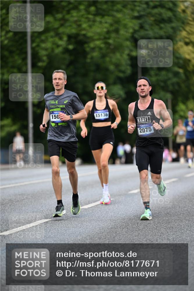 29.06.2025 - hella hamburg halbmarathon Dr. Thomas Lammeyer http://msf.ph/oto/8177671 29.06.2025 09:46:48 Kennedybrücke 2075, 2180, 2203, 2483, 6090, 8318, 8376, 9804, 10351 meine-sportfotos.de