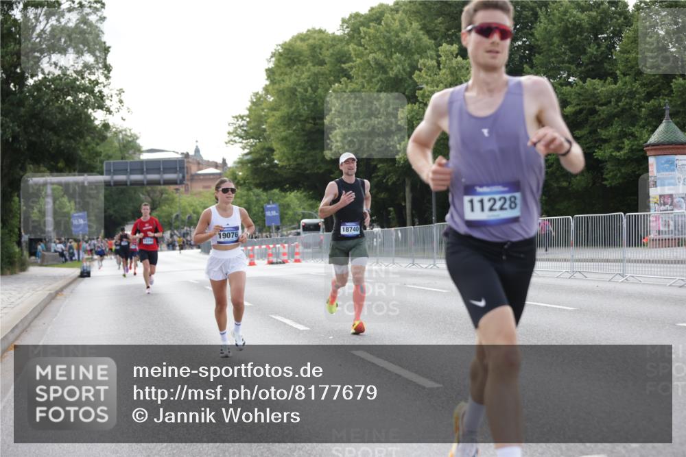 29.06.2025 - hella hamburg halbmarathon Jannik Wohlers http://msf.ph/oto/8177679 29.06.2025 09:42:22 Lombardsbrücke 5612, 7331, 7855, 9269, 10468, 11078, 11228, 12360, 13346, 13872, 13913, 14753, 14836, 16615, 17614, 18740, 19041, 19042, 19050, 19076, 19078 meine-sportfotos.de