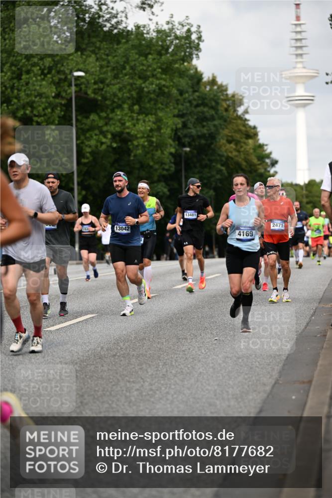 29.06.2025 - hella hamburg halbmarathon Dr. Thomas Lammeyer http://msf.ph/oto/8177682 29.06.2025 10:10:15 Kennedybrücke 1229, 1830, 1842, 2471, 2624, 3062, 4169, 4542, 5431, 5762, 6014, 7741, 8049, 8290, 8744, 8894, 8909, 9477, 9917, 10214, 10781, 10998 meine-sportfotos.de