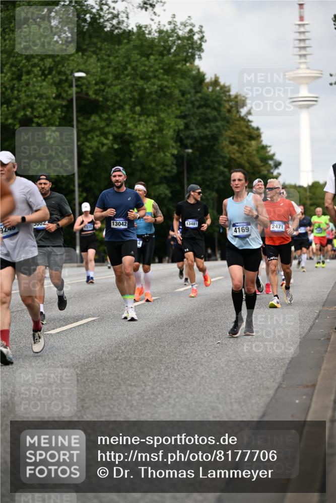 29.06.2025 - hella hamburg halbmarathon Dr. Thomas Lammeyer http://msf.ph/oto/8177706 29.06.2025 10:10:15 Kennedybrücke 1229, 1830, 1842, 2471, 2624, 3062, 4169, 4542, 5431, 5762, 6014, 7741, 8049, 8290, 8744, 8894, 8909, 9477, 9917, 10214, 10781, 10998 meine-sportfotos.de