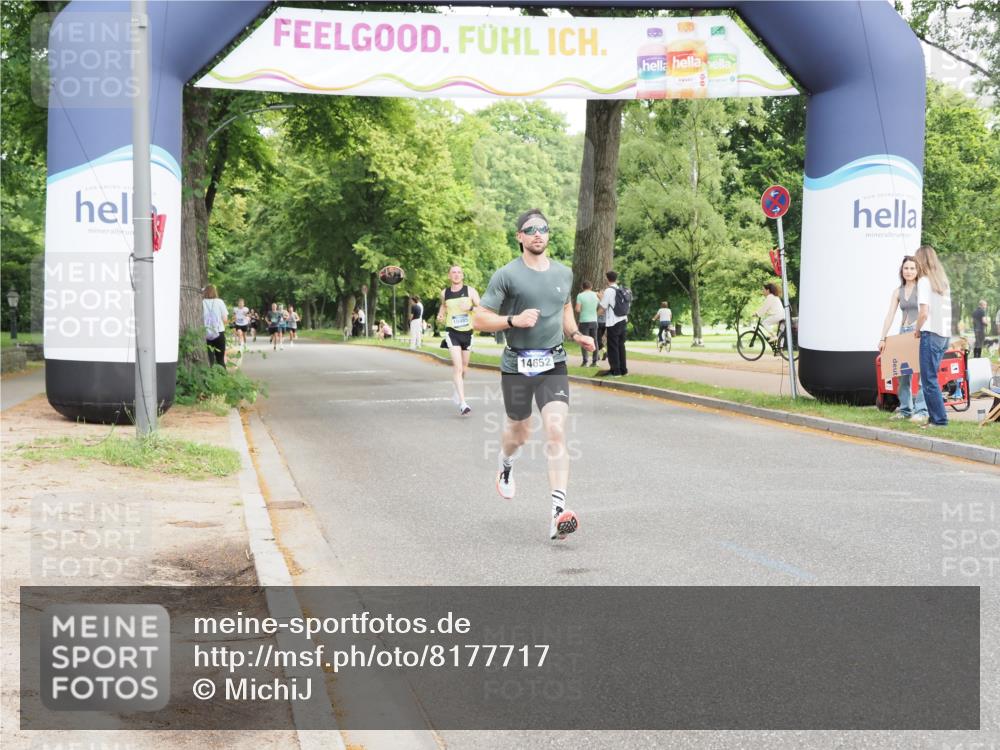 29.06.2025 - hella hamburg halbmarathon MichiJ http://msf.ph/oto/8177717 29.06.2025 10:16:45 Zwischen KM18-KM19 10485, 12992, 13779, 15671 meine-sportfotos.de