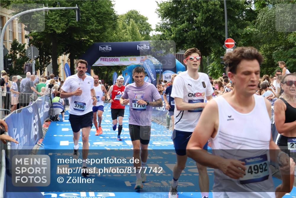 29.06.2025 - hella hamburg halbmarathon Zöllner http://msf.ph/oto/8177742 29.06.2025 10:38:34 Ziel 1710, 2745, 3014, 3790, 8571, 11379, 14905, 16280, 18357 meine-sportfotos.de