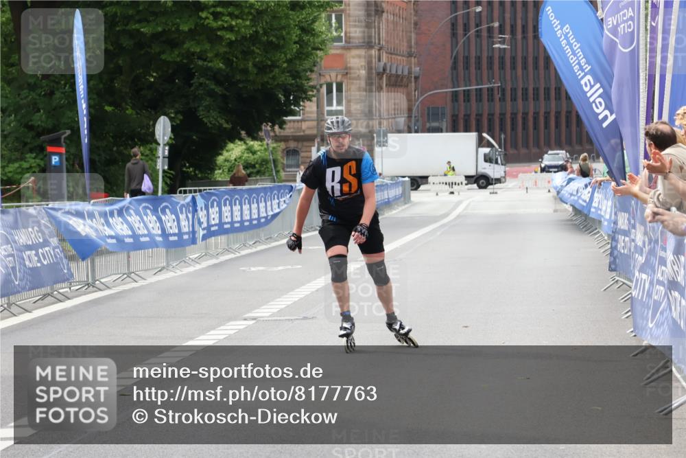 29.06.2025 - hella hamburg halbmarathon Strokosch-Dieckow http://msf.ph/oto/8177763 29.06.2025 09:19:17 Ziel 20091 meine-sportfotos.de