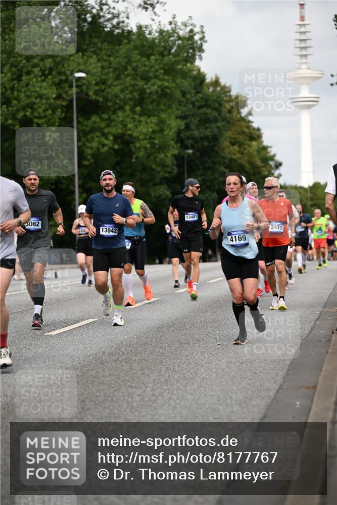 29.06.2025 - hella hamburg halbmarathon Dr. Thomas Lammeyer http://msf.ph/oto/8177767 29.06.2025 10:10:15 Kennedybrücke 1229, 1830, 1842, 2471, 2624, 3062, 4169, 4542, 5431, 5762, 6014, 7741, 8049, 8290, 8744, 8894, 8909, 9477, 9917, 10214, 10781, 10998 meine-sportfotos.de