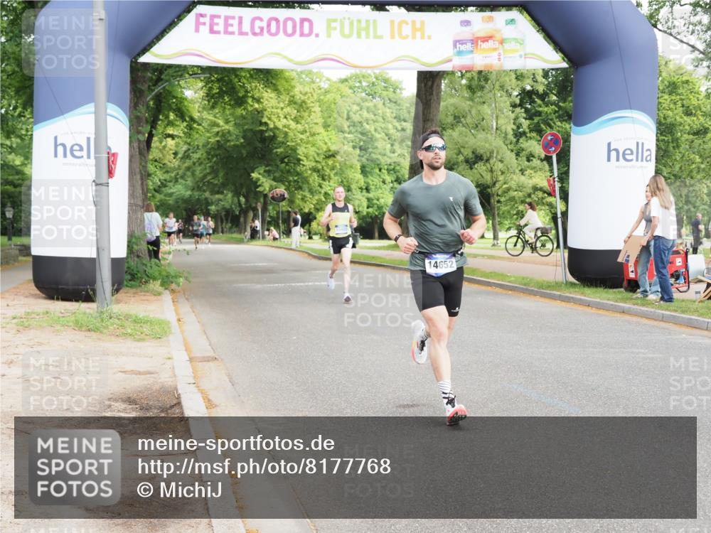 29.06.2025 - hella hamburg halbmarathon MichiJ http://msf.ph/oto/8177768 29.06.2025 10:16:45 Zwischen KM18-KM19 10485, 12992, 13779, 15671 meine-sportfotos.de