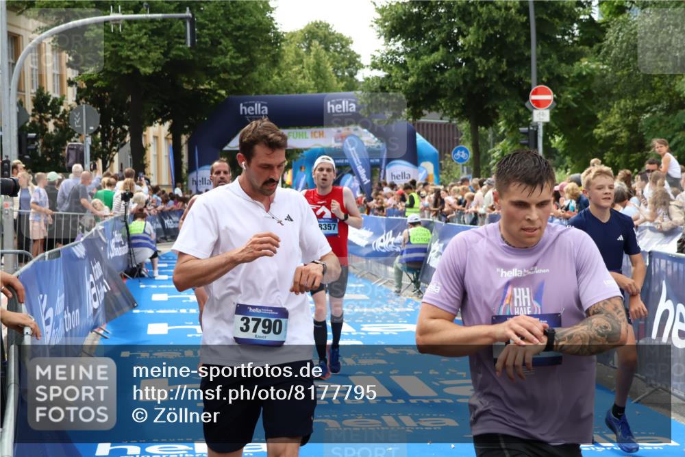29.06.2025 - hella hamburg halbmarathon Zöllner http://msf.ph/oto/8177795 29.06.2025 10:38:35 Ziel 1710, 3790, 8571, 11379, 14905, 16280, 17154, 18357 meine-sportfotos.de